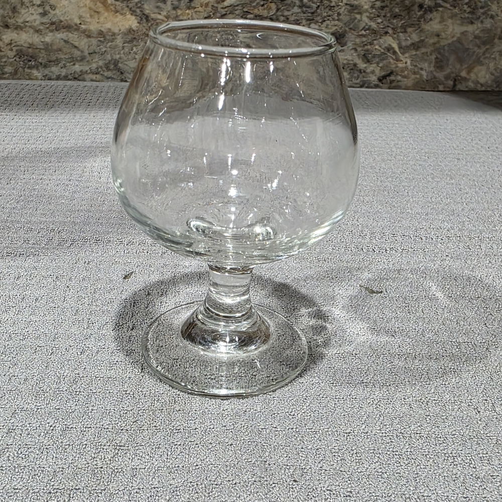 2 Elegant Clear Glass Goblet